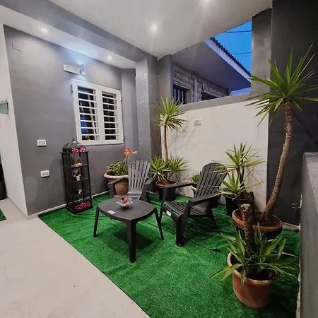 Villa Flower's House Di Doris Simone *