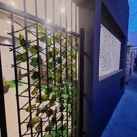 Villa Flower's House Di Doris Simone