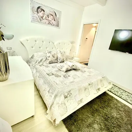 Flower's House Di Doris Simone Bari