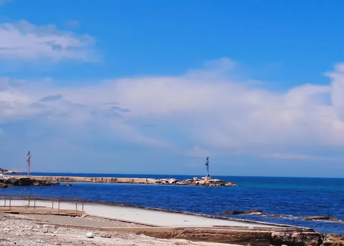 Villa Flower's House Di Doris Simone Bari